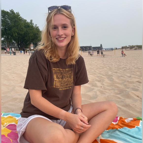 Meet your Posher, Alison - Picture 2 of 6